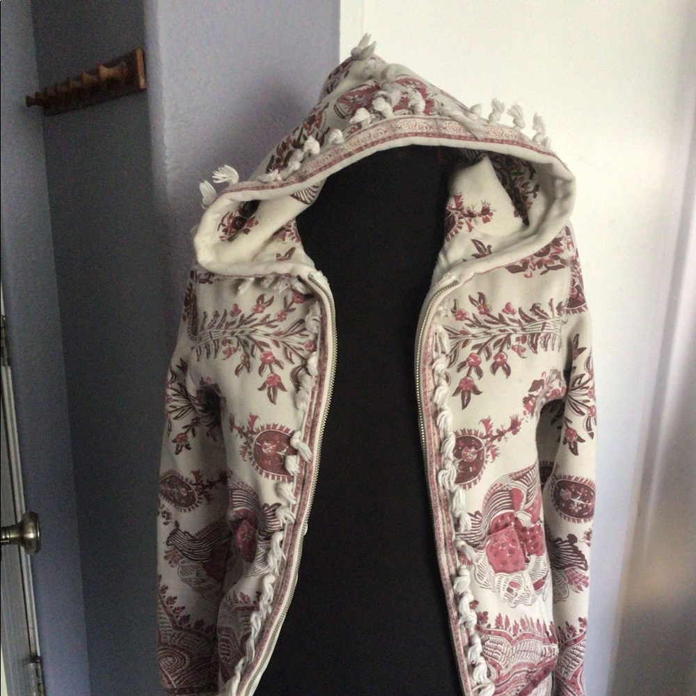 GUC-Lucky Brand Lotus Tassel Sweatshirt. RARE